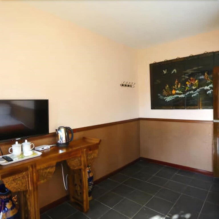 Цзиньчжун: Ziqi Wenge Hotel