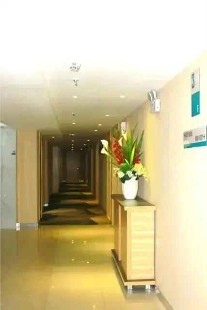 Ичан: City Convenience Hotel Yichang Wuyi Square