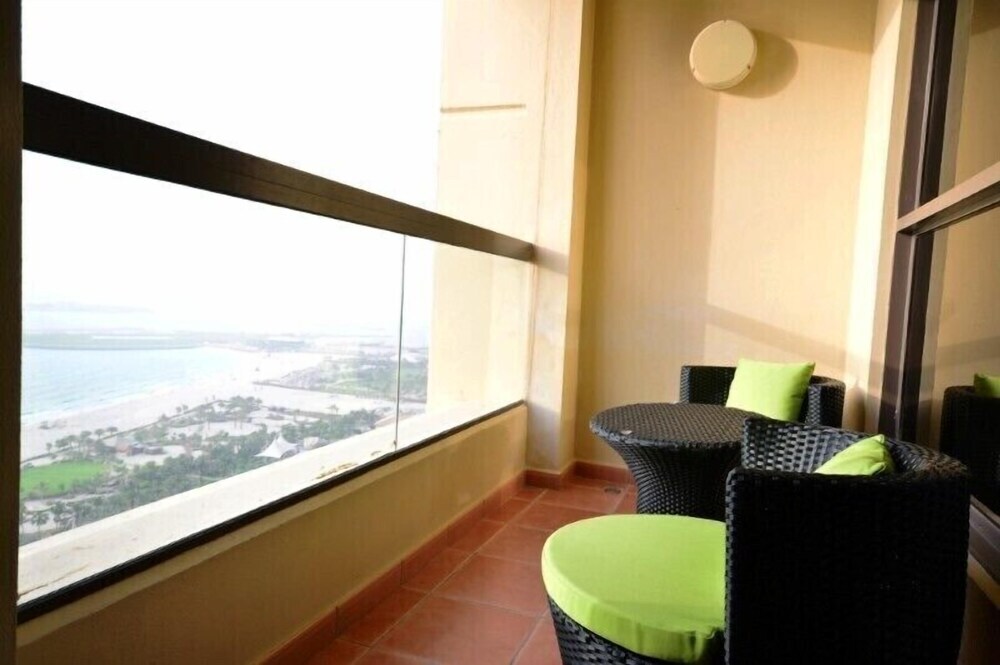Дубай: City Nights JBR 4 bedroom sadaf 4