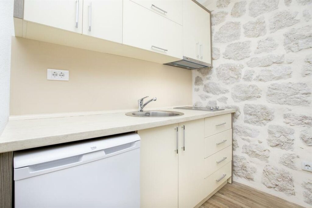 Котор: Apartments Mezini 11