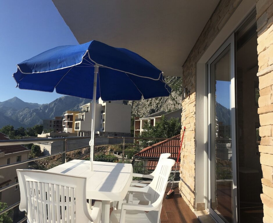 Доброта: 2 Beds, Fjord Panorama and Pool in Dobrota
