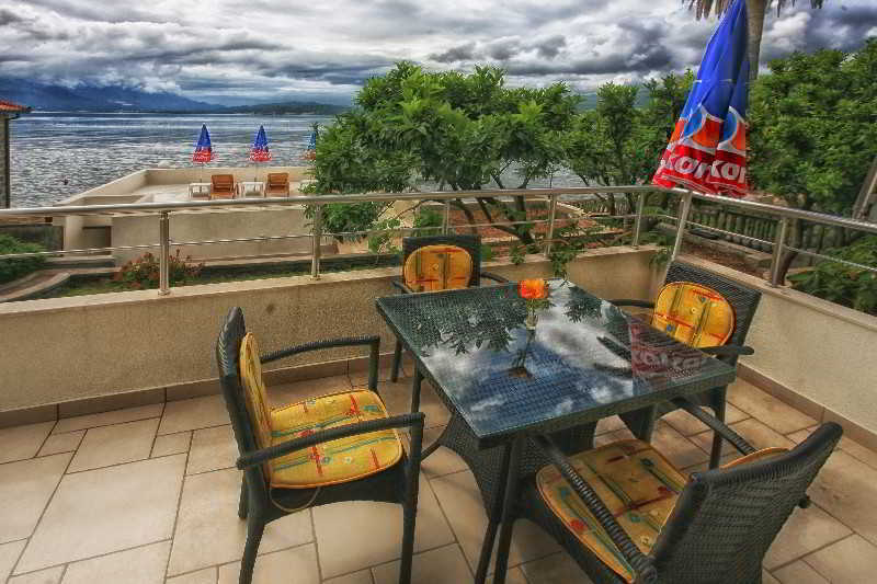 Доброта: Apartmani Ana