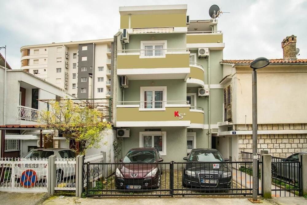 Будва: V&M Center Apartments