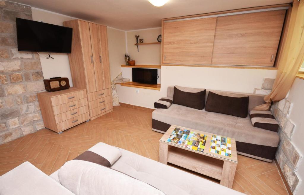 Херцег-Нови: VILA KULA 1830 Apartments