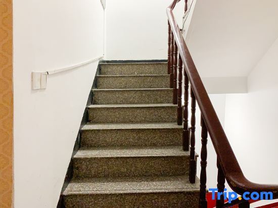 Урумчи: Renhe Hotel (Urumqi Yashan Middle Road)