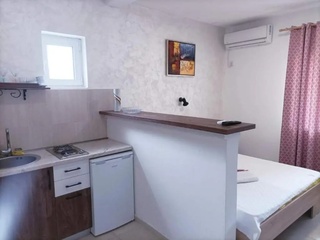 Сутоморе: Apartmani Maki