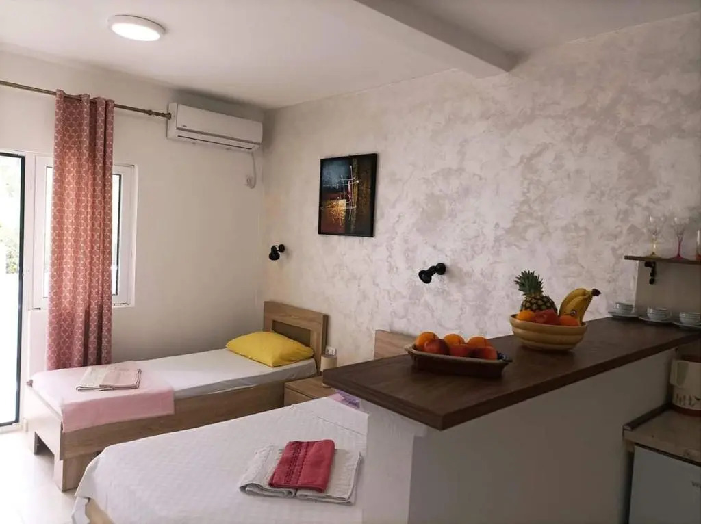 Сутоморе: Apartmani Maki