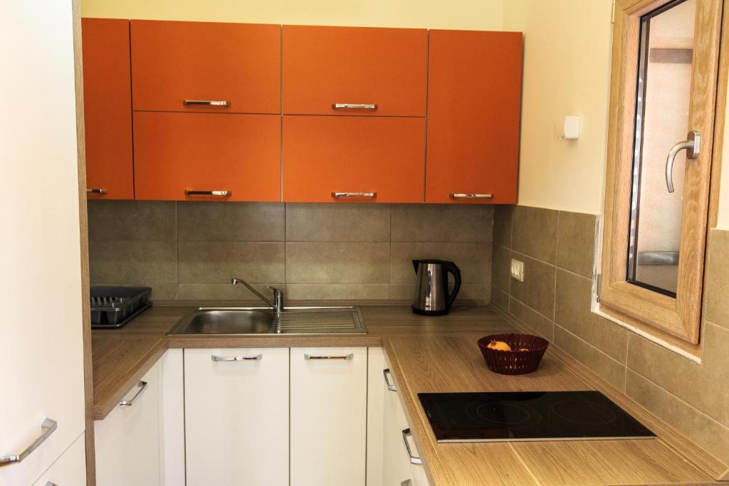Петровац: De Lux Apartments