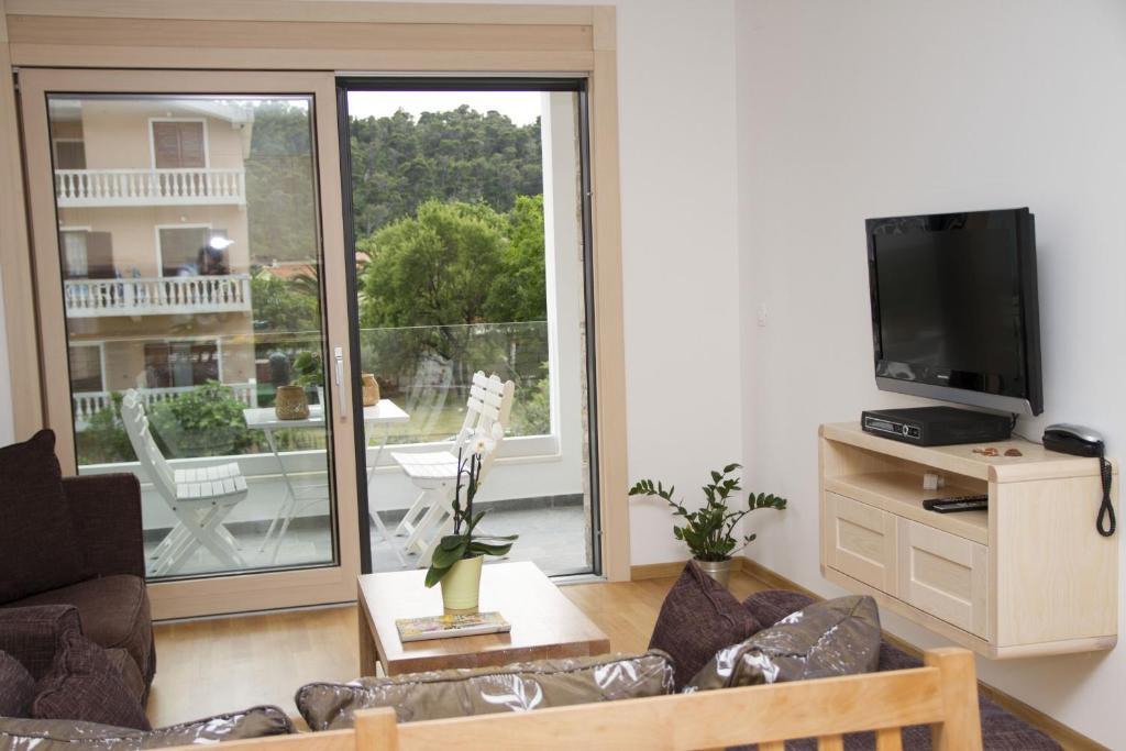 Сутоморе: Apartments Brežanin