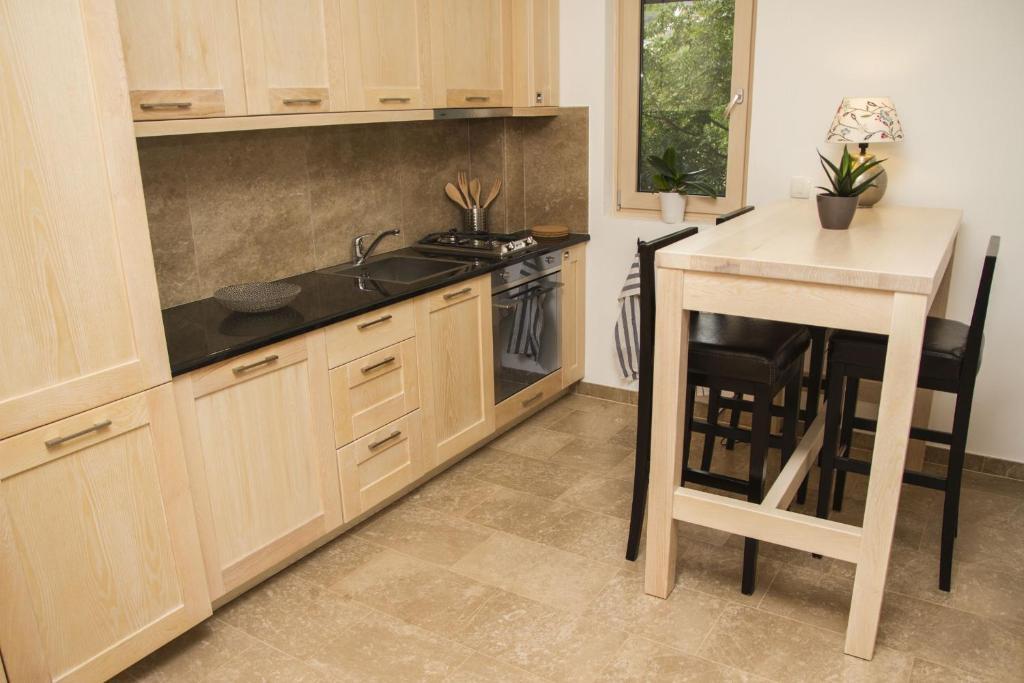 Сутоморе: Apartments Brežanin