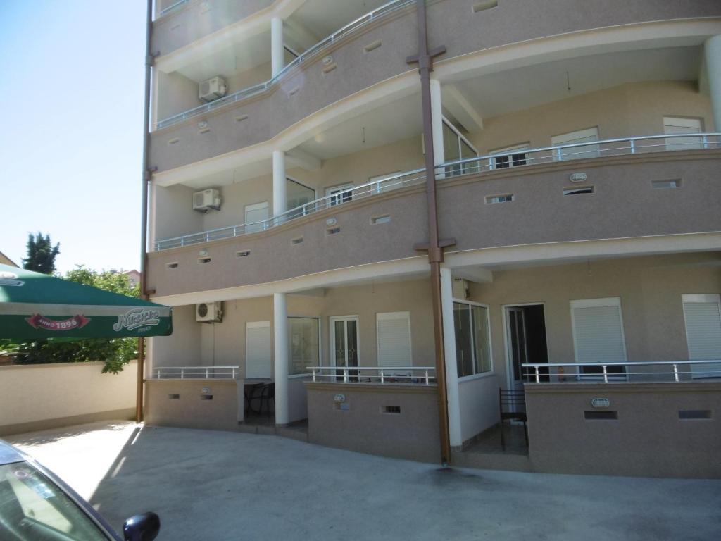 Ульцинь: Apartments Dukat