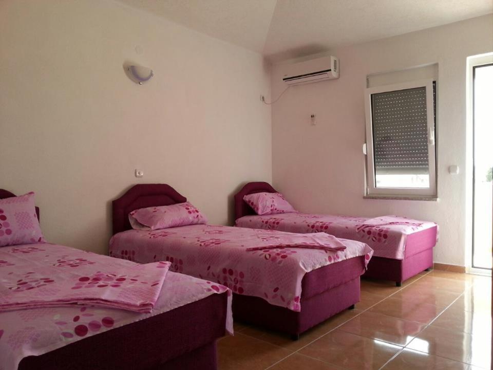 Ульцинь: Apartments Dukat
