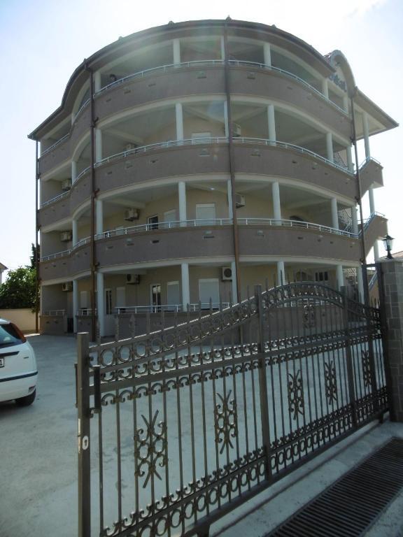 Ульцинь: Apartments Dukat