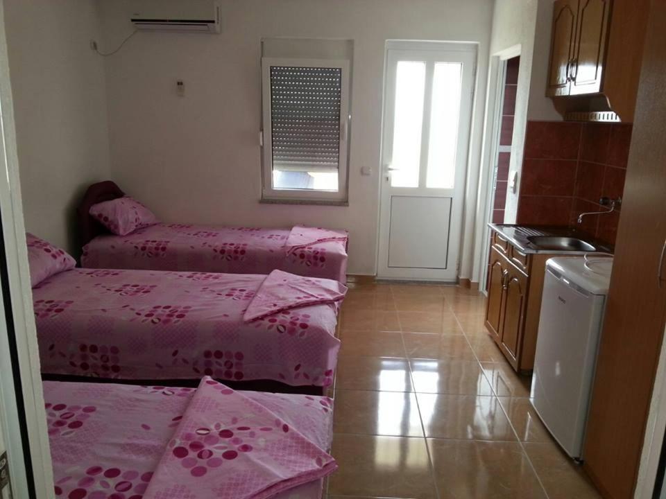Ульцинь: Apartments Dukat