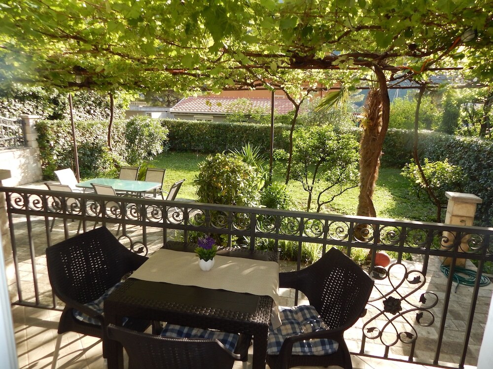Доброта: Apartments House 91