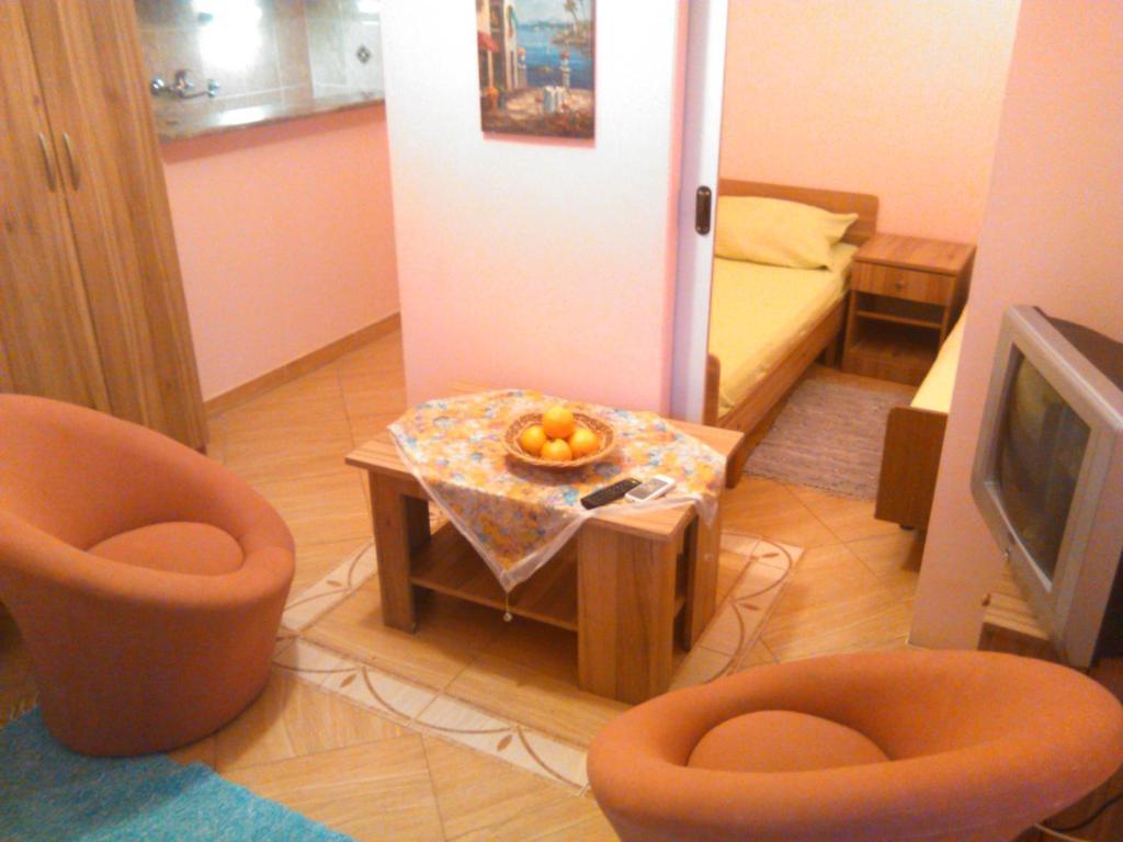Сутоморе: Apartmani Pikula