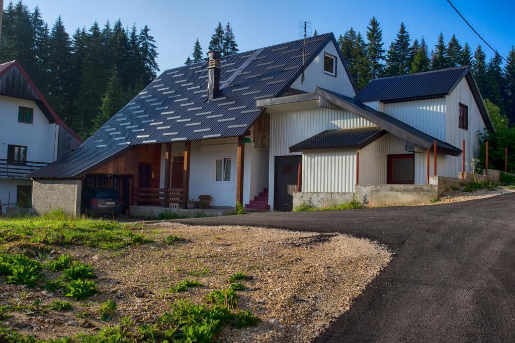 Жабляк: Guest house Jezera
