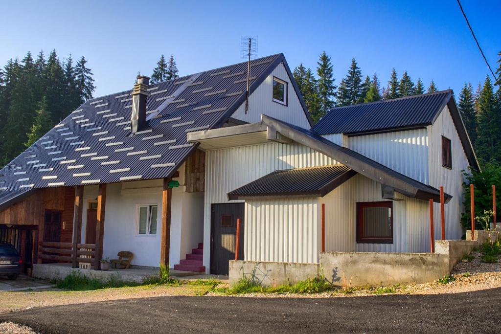 Жабляк: Guest house Jezera