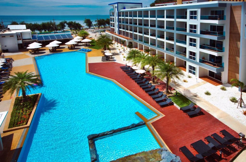 Grand Blue Fantastic Pool / Sea View 1 BR unit — фото 1