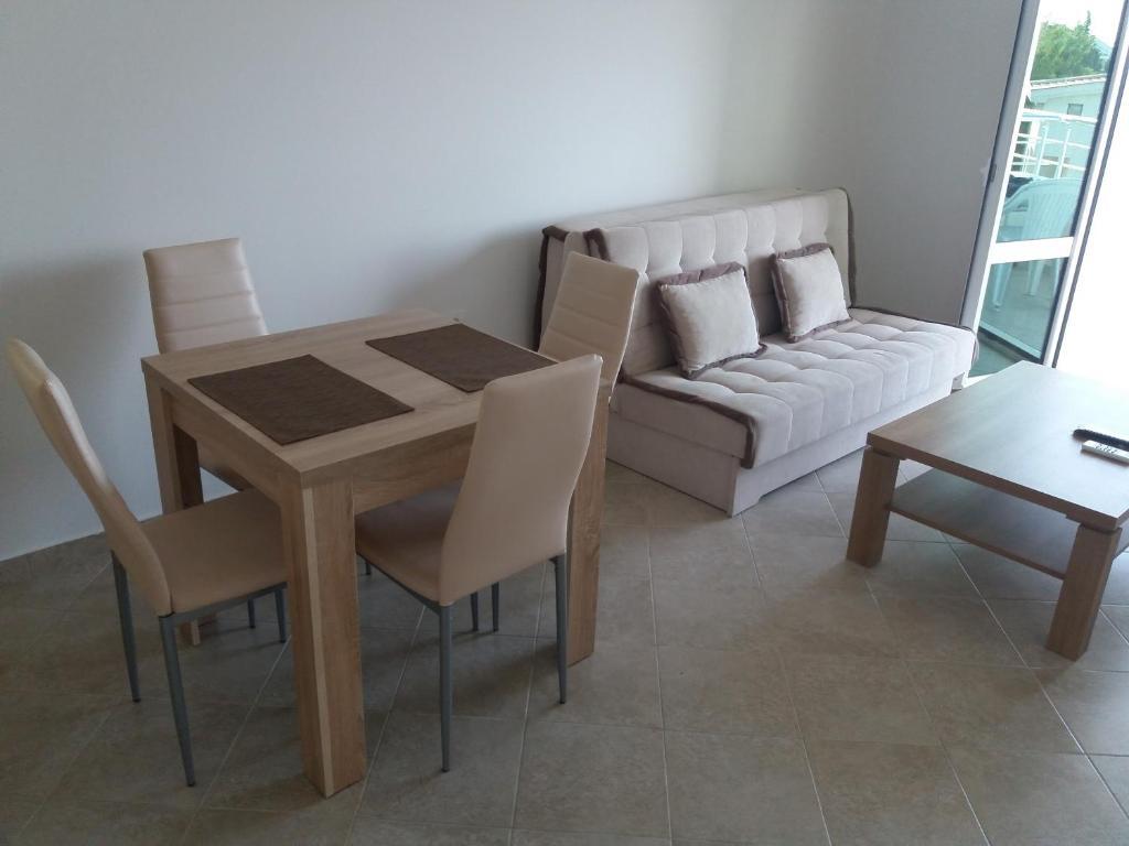 Ульцинь: Apartments Eki