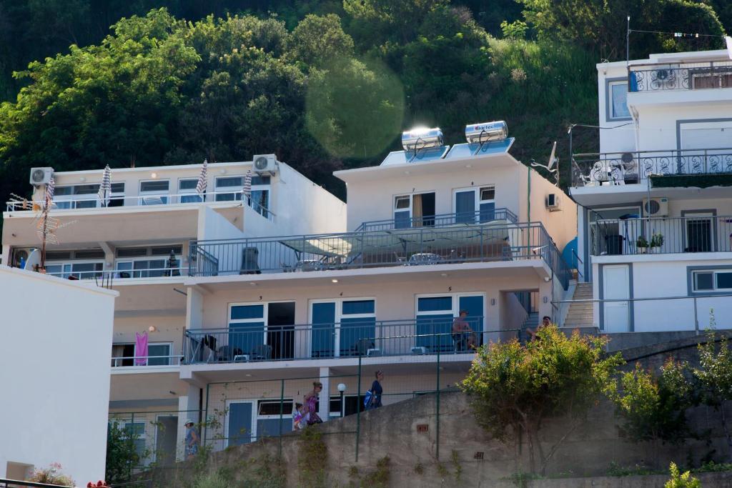 Ульцинь: Apartments Feniks