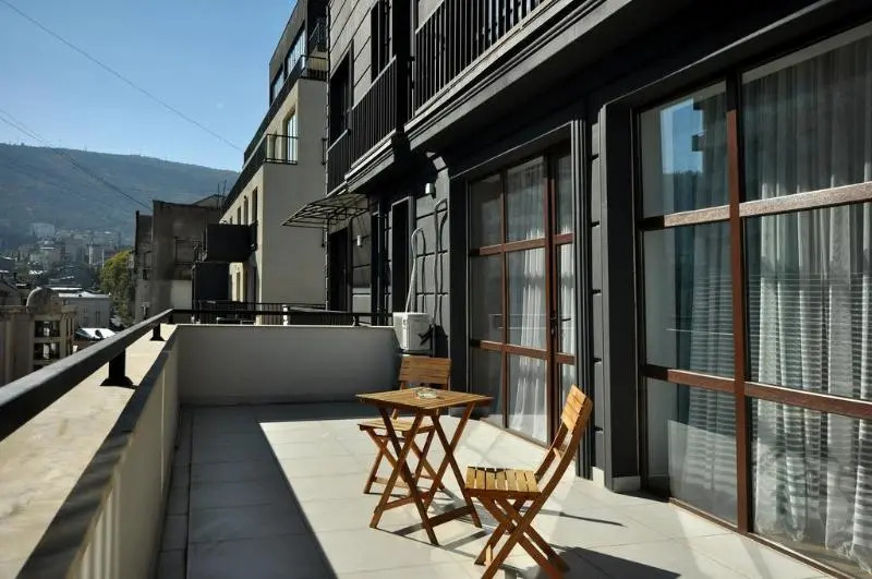 Тбилиси: BFG Suites Vera Residence