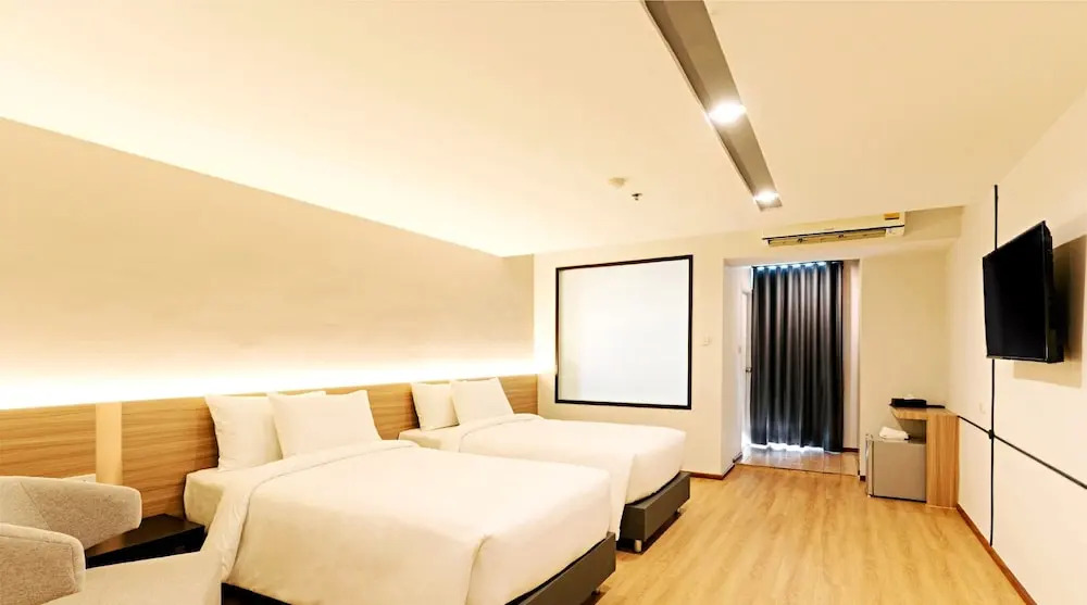 Банг Пхли: The Srivaree Airport Hotel