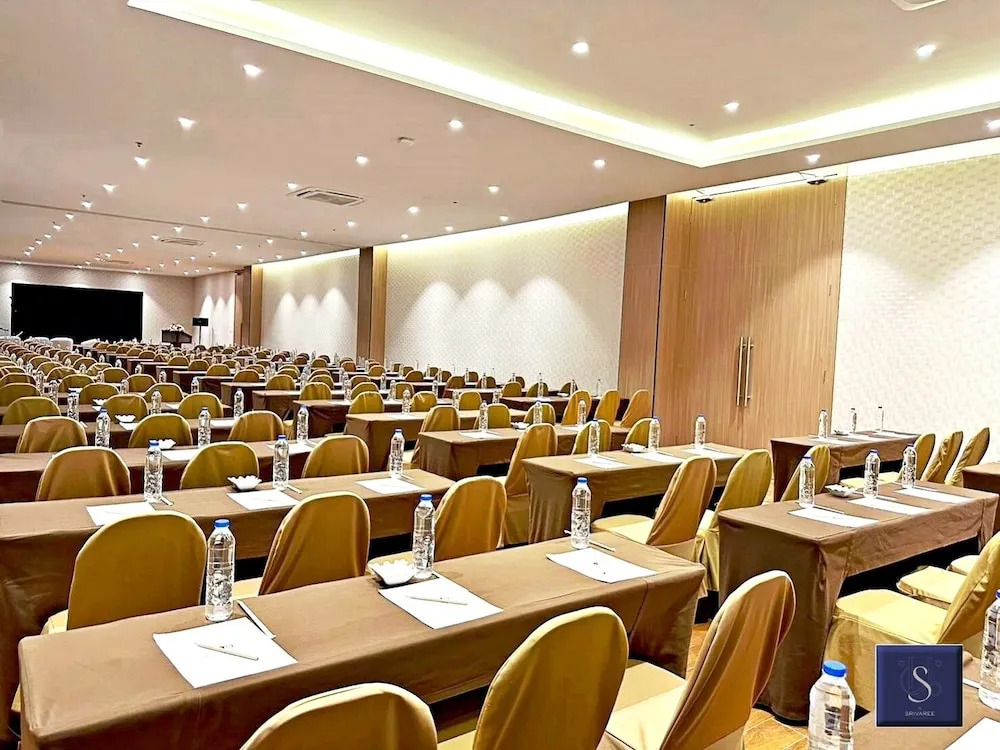 Банг Пхли: The Srivaree Airport Hotel