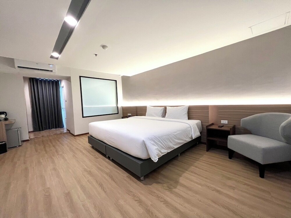 Банг Пхли: The Srivaree Airport Hotel