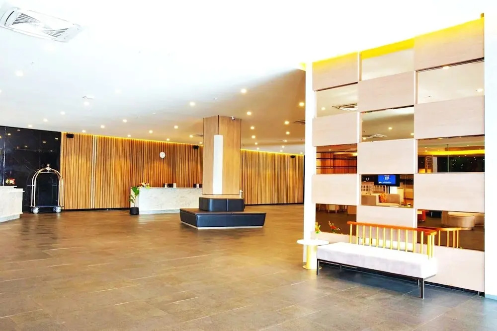 Банг Пхли: The Srivaree Airport Hotel