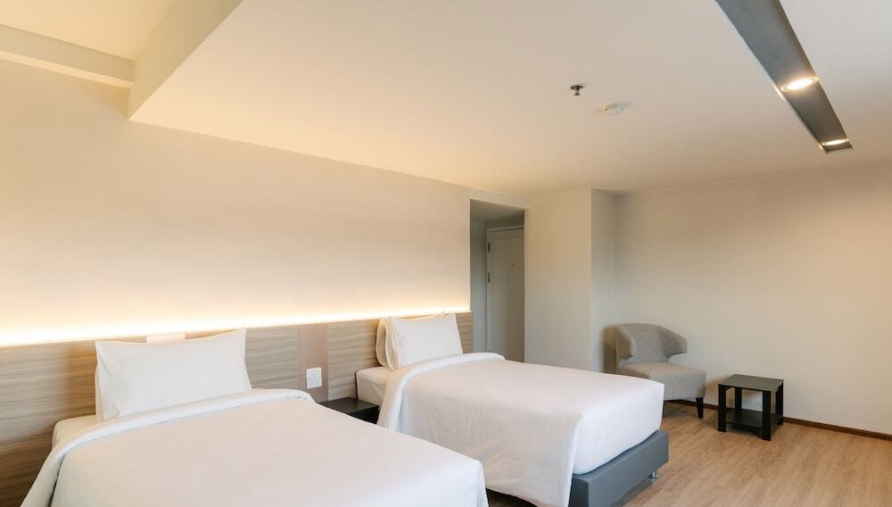Банг Пхли: The Srivaree Airport Hotel