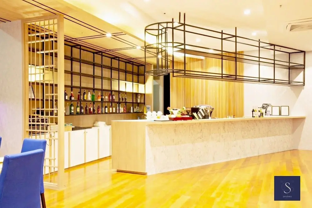 Банг Пхли: The Srivaree Airport Hotel