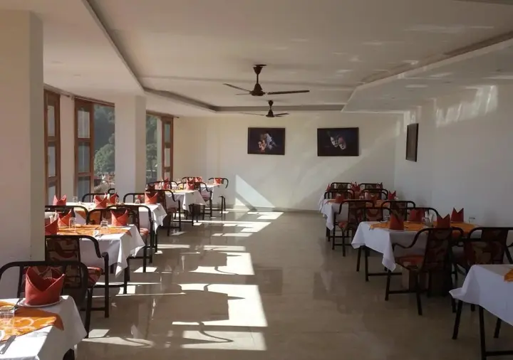 Казаули: Hotel Shivalik