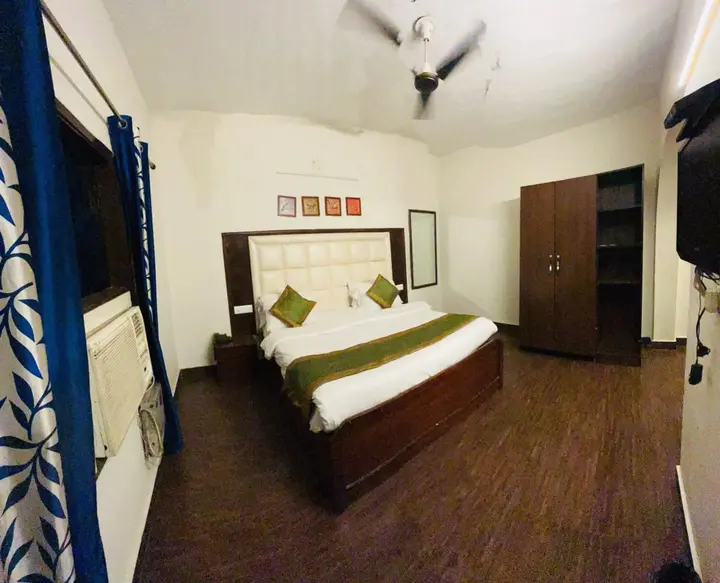 Дехрадун: Capital O 3695 Hotel Daichi