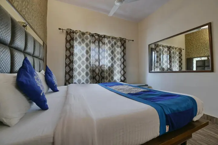 Дехрадун: Capital O 3695 Hotel Daichi