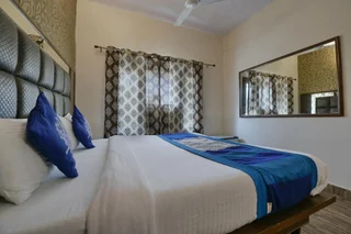 Дехрадун: Capital O 3695 Hotel Daichi