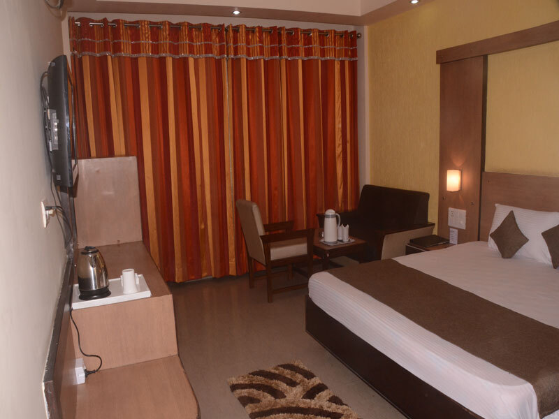 Катра: Hotel Dolphin