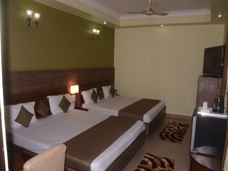 Катра: Hotel Dolphin