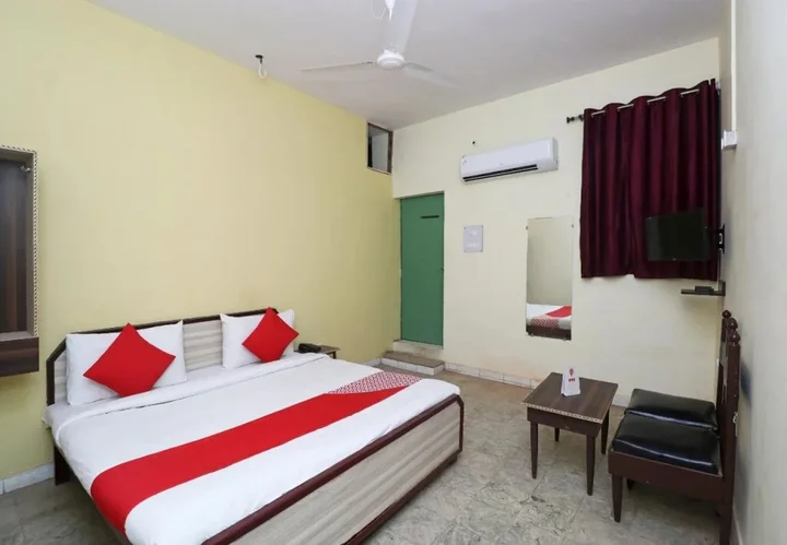 Праяградж: OYO Flagship 29219 Hotel Arjun