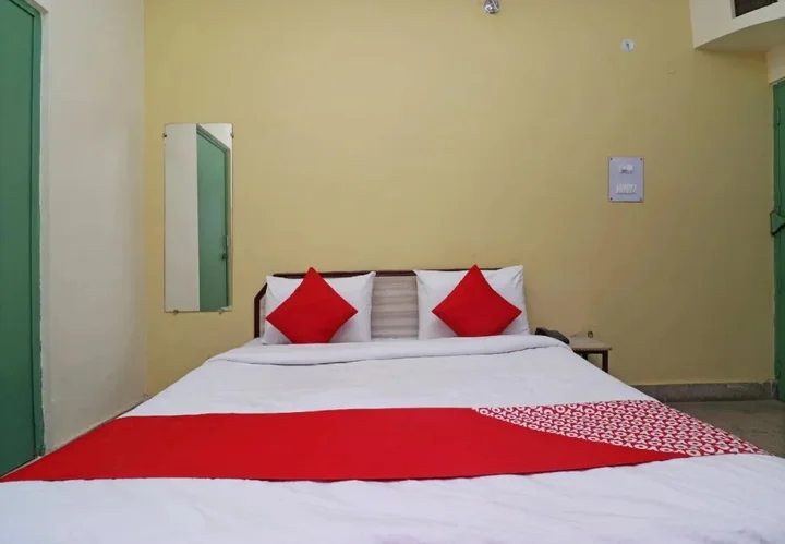 Праяградж: OYO Flagship 29219 Hotel Arjun