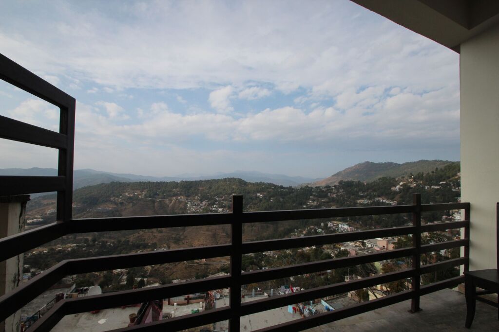 Сукха: Отель Shivalik Best Himalaya View In Almora