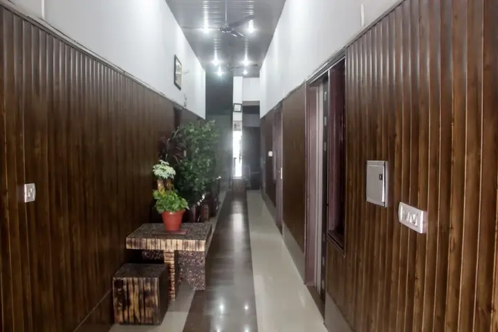 Амритсар: Hotel Golden Woods by OYO Rooms