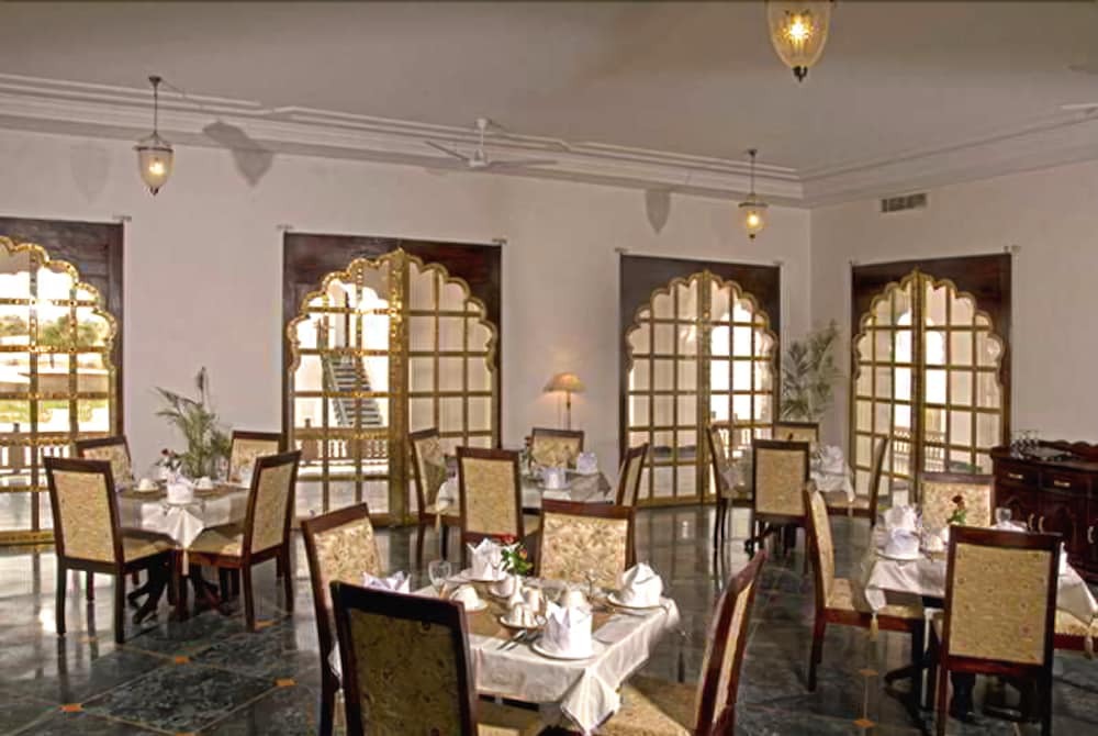 Навалгарх: Udai Vilas Palace Mandawa