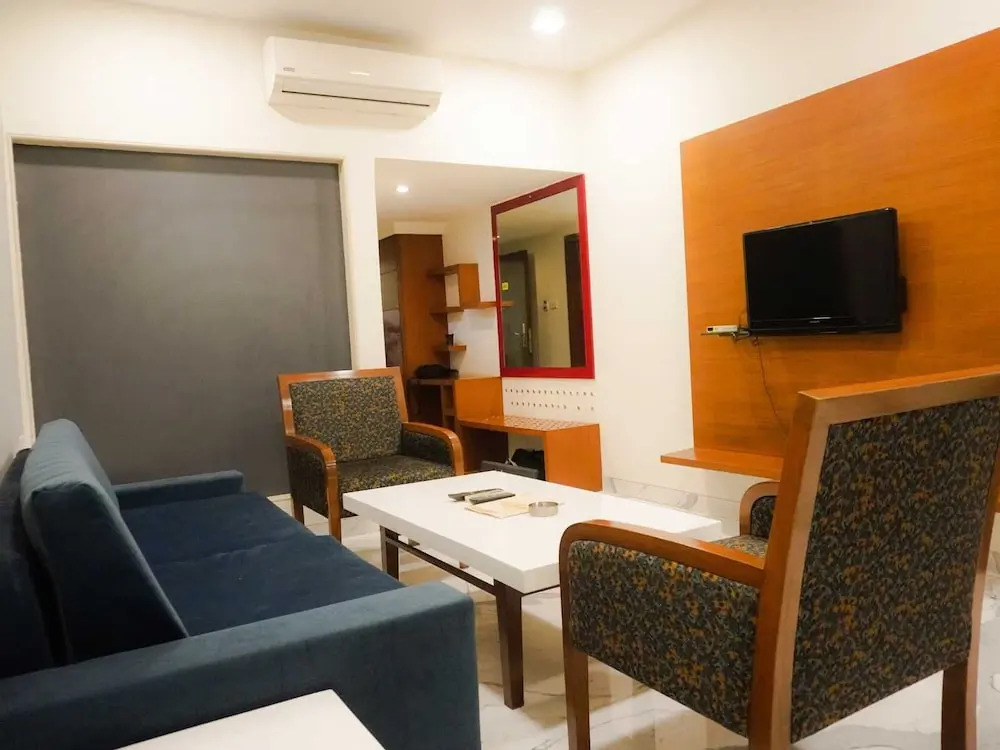 Райпур: Hotel Aditya