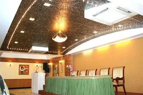 Райпур: Hotel Aditya