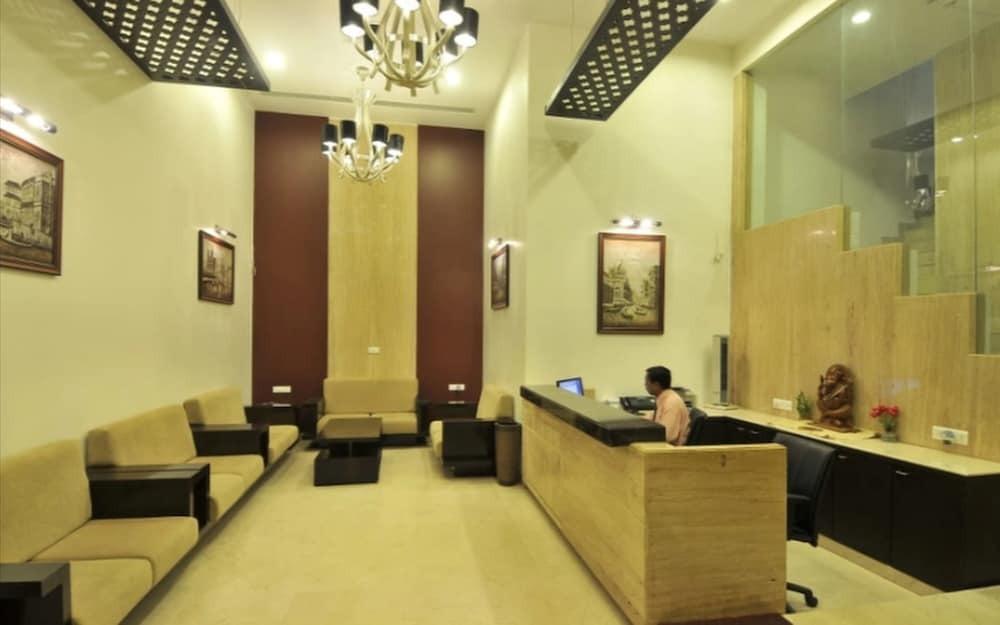 Райпур: Hotel Aditya