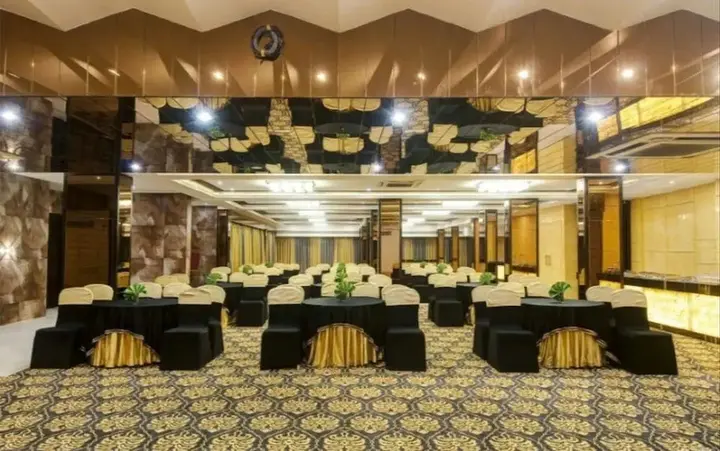 Райпур: Hotel Aditya