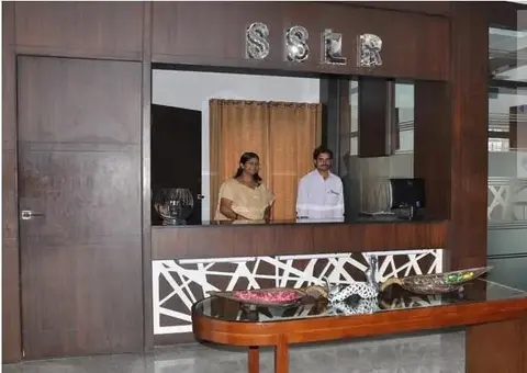 Хоспет: The SSLR Hotel
