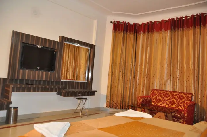 Катра: Hotel Bhawani International