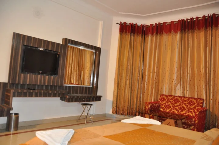 Катра: Hotel Bhawani International